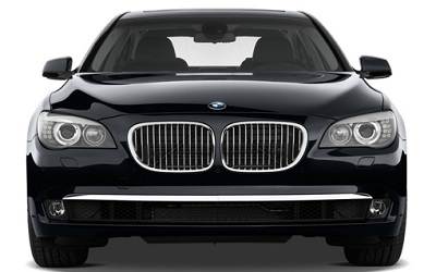 front view of a bmw 7 series